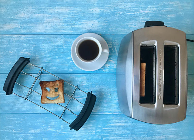 Breville Die-Cast Smart Toaster Review: Smart, but Not a Genius