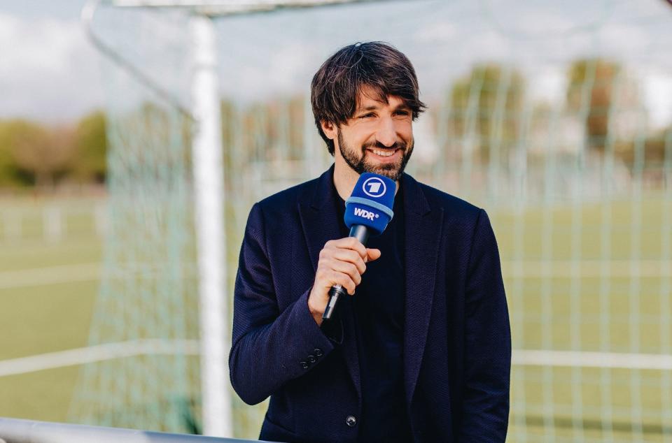 Seit 2018 ist der Oberbayer Thomas Broich für die ARD-"Sportschau" im Einsatz, auch für den Sport-Streamingdienst DAZN ging er in die Analyse. Neben seiner Experten-Tätigkeit arbeitet er als Leiter Methodik im Jugendbereich von Hertha BSC. (Bild: WDR / Lena Heckl)