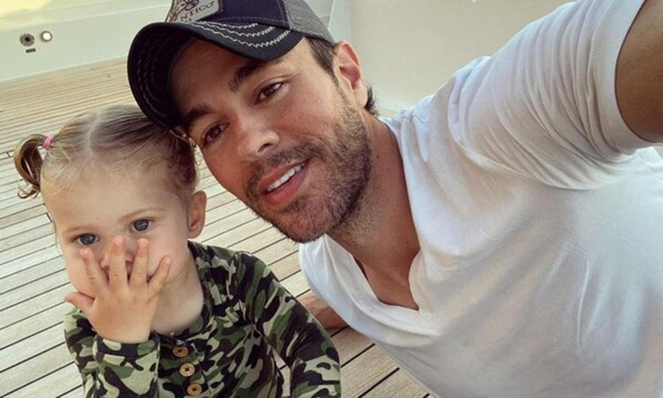 Enrique Iglesias con hija Mary / Agencia México