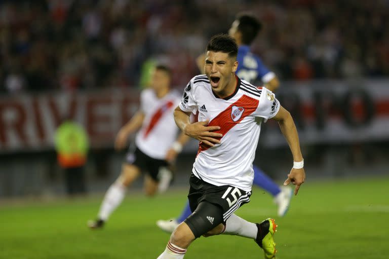 Festejo de Exequiel Palacios. Fue en el partido contra Racing