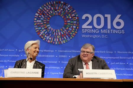 IMF Managing Director Christine Lagarde and Governor of the Central Bank of Mexico Agustin Carstens speak during a news conference after the International Monetary and Financial Committee (IMFC) Meeting at the 2016 World Bank-IMF Spring Meeting in Washington April 16, 2016. REUTERS/Joshua Roberts