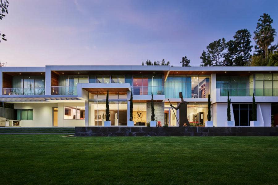 ¡Un alojamiento increíble! Airbnb anuncia la llegada de la mansión de Edna Modas a California