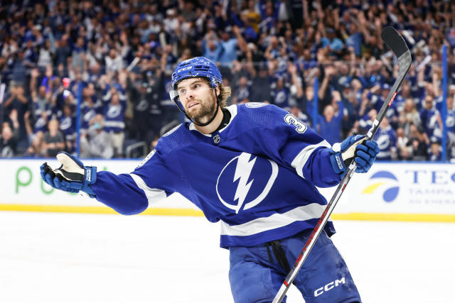 Brandon Hagel on target in Lightning's win over Nashville Predators