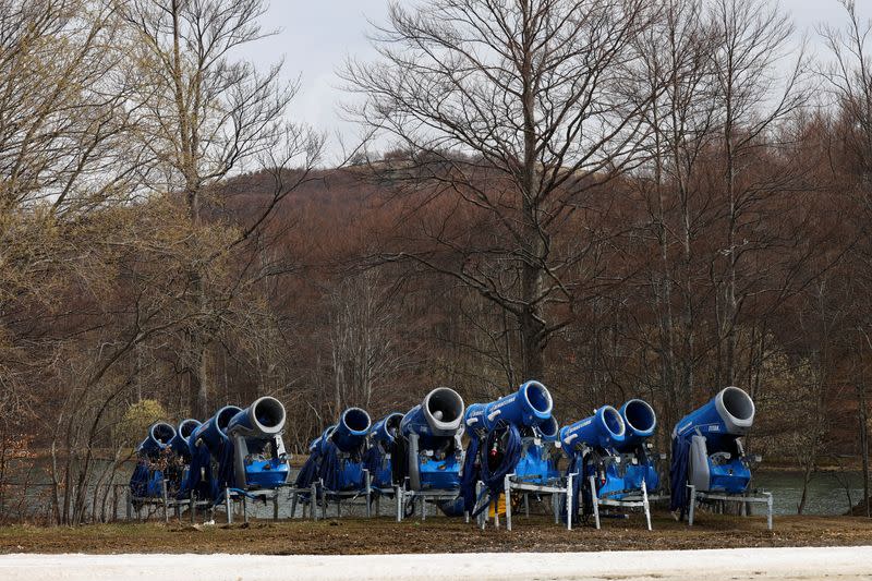 Italy's ski industry fires cannons against climate change