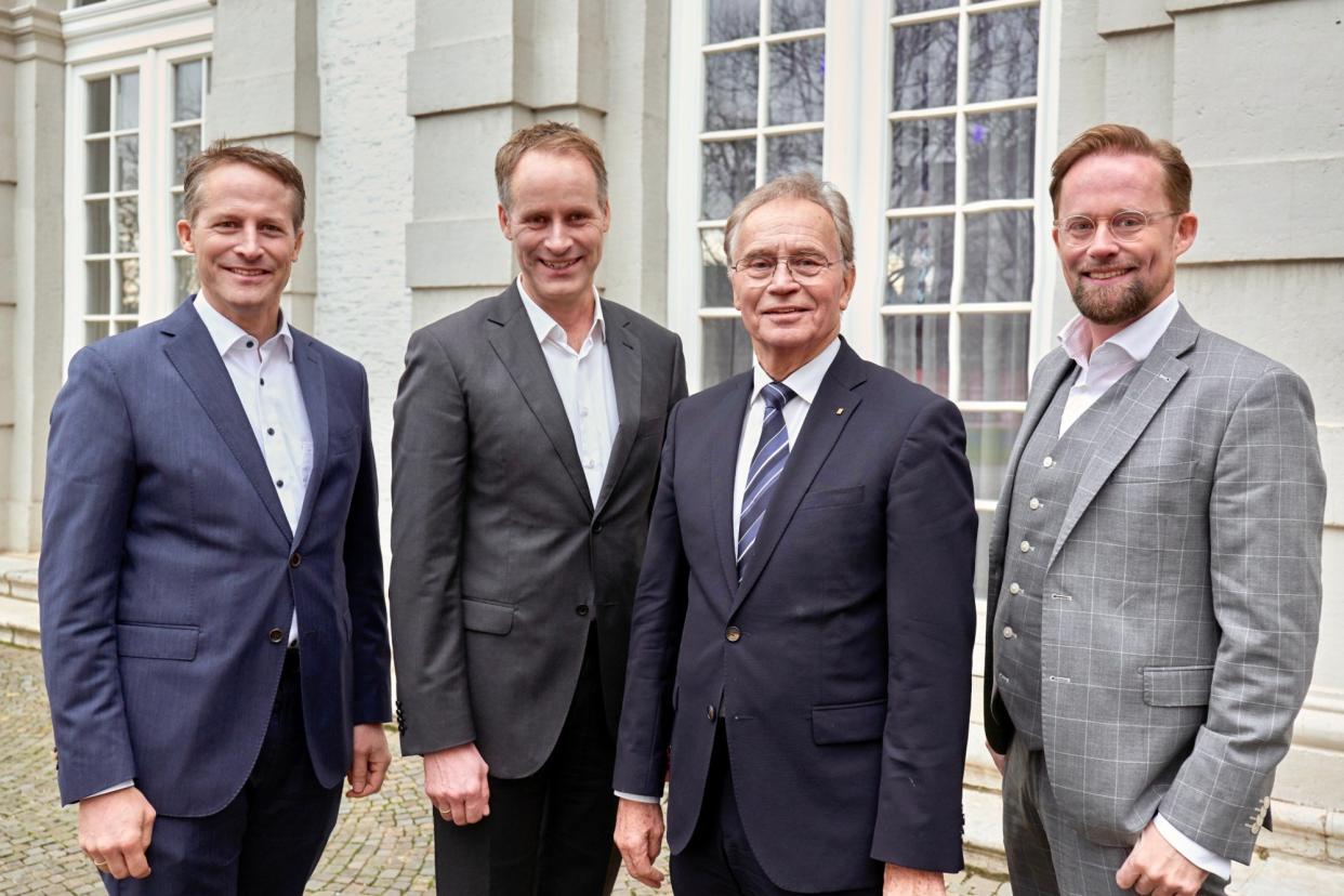 Unternehmensgründer Ortwin Goldbeck (2. v. r.) und seine Söhne (von links nach rechts) Joachim Goldbeck, Jörg-Uwe Goldbeck und Jan-Hendrik Goldbeck.