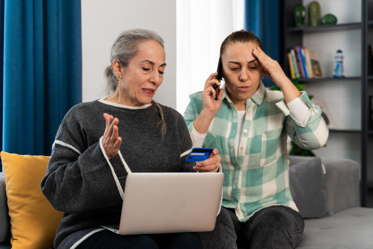 It's important to recognize red flags when it comes to smart scams. Here's what you need to know. (Getty)