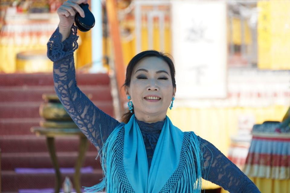 《圖說》行動佛殿139站駐錫高雄橋頭，黃美綸特別從台北南下演出佛朗明哥舞蹈樂藝供佛。