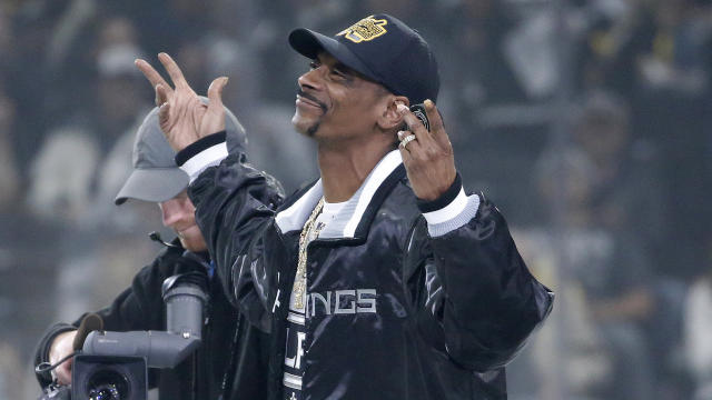 Snoop Dogg takes over LA Kings Weekly 