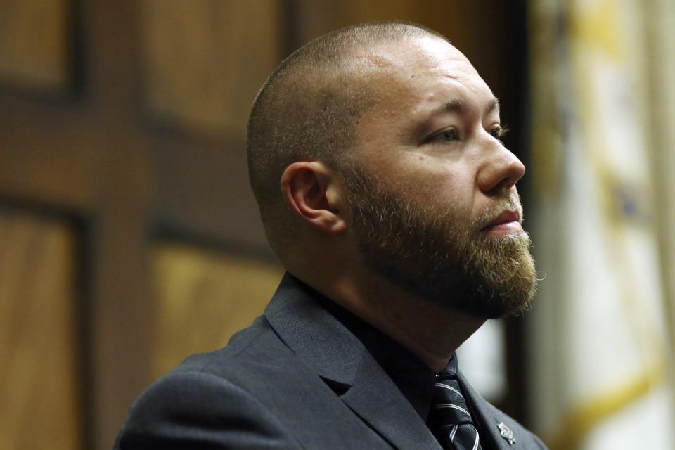 Cook County sheriff officer Adam Murphy testifies in the first degree murder trial of Chicago police Officer Jason Van Dyke for the shooting death of Laquan McDonald, at the Leighton Criminal Court Building Wednesday, Oct. 3, 2018, in Chicago. (John J. Kim/ Chicago Tribune via AP, Pool)