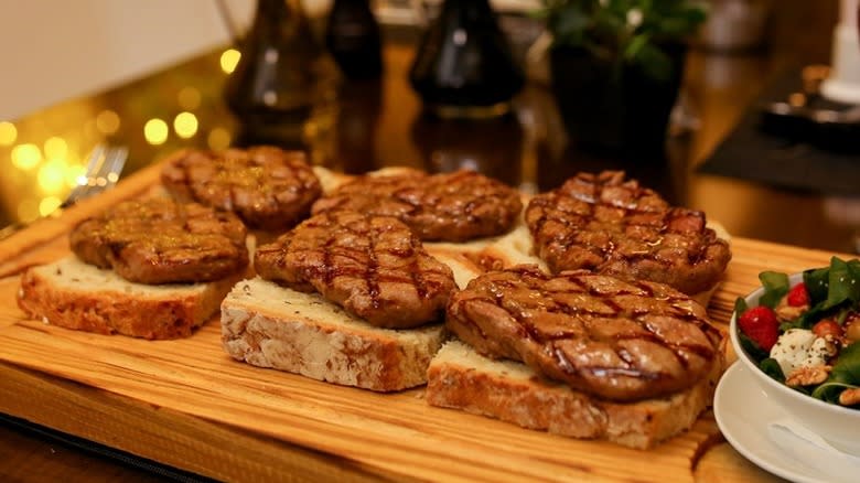 Sizzler steaks and salad