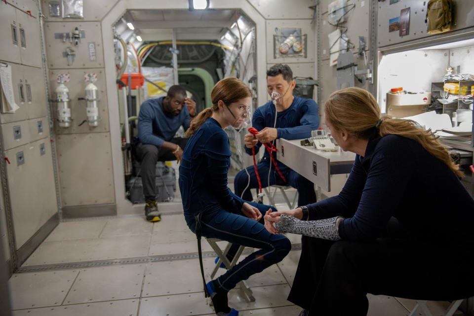 L-R: Shamier Anderson, Anna Kendrick, Daniel Dae Kim and Toni Collette in Stowaway (Netflix)