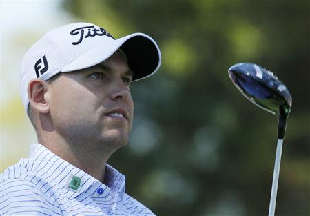 U.S. golfer Bill Haas watches his tee shot on the 17th hole during the first round of the Masters golf tournament at the Augusta National Golf Club in Augusta, Georgia April 10, 2014. REUTERS/Mike Blake