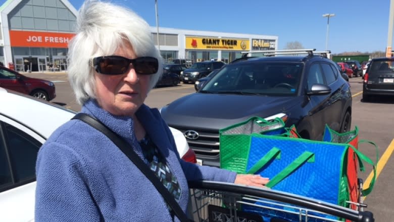 Retail association says N.B. plastic bag ban only fair provincewide