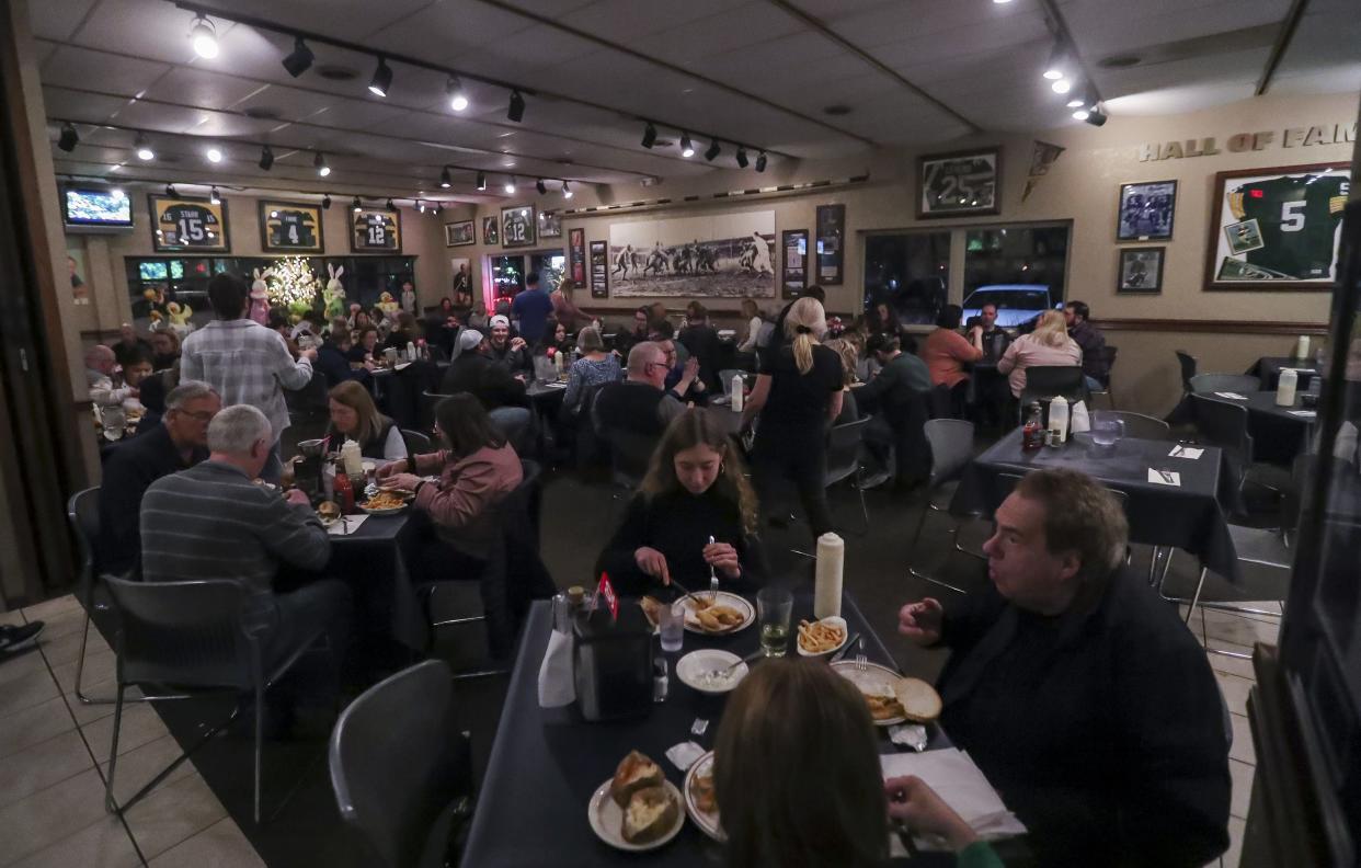 You know it's a Friday night in Green Bay when the dining room of the Redwood Inn is filled with diners enjoying fish and Old-Fashioneds. The restaurant in Ledgeview is celebrating 60 years as a local institution.