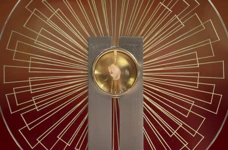 The Hungarian relic of St Thomas Beckett is displayed during a ceremony at Westminster Cathedral in London, Britain May 23, 2016. REUTERS/Neil Hall