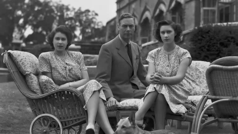 king george vi and daughters at windsor