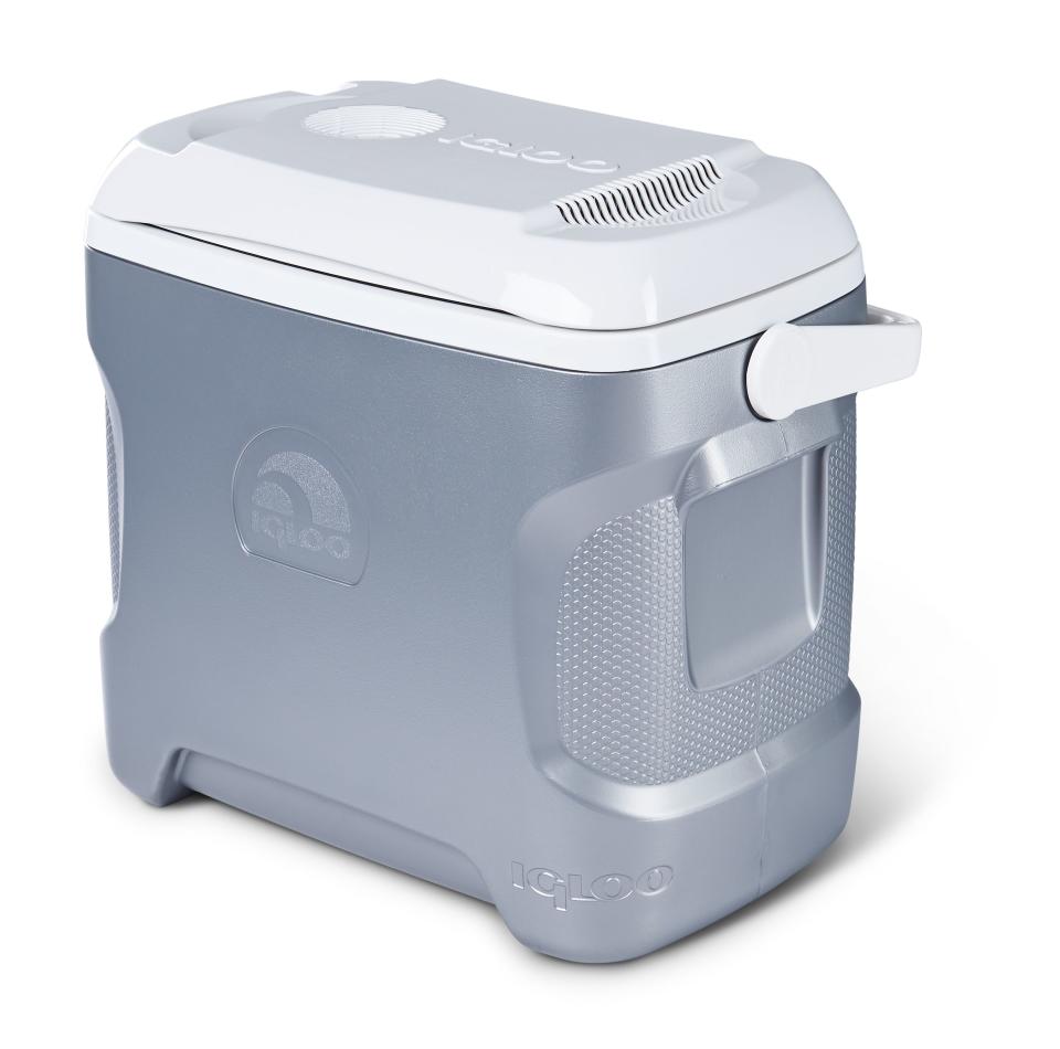 12) 28-Quart Iceless Cooler