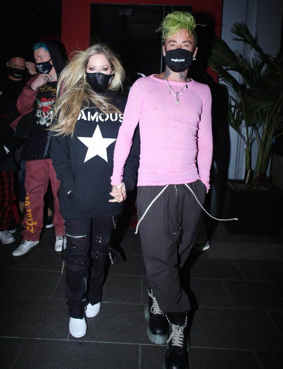 <p>Happy couple Avril Lavigne and Mod Sun leave dinner at BOA Steakhouse hand-in-hand on Saturday in West Hollywood.</p>