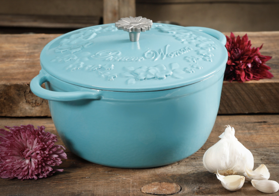 The Pioneer Woman - Ree Drummond - Be still my heart! This is one of the  sets of PW cookware that will be in Walmart stores on Black Friday  (actually, Thursday evening!)