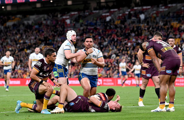 Broncos' debutant called into service amid Walters' stunning backflip