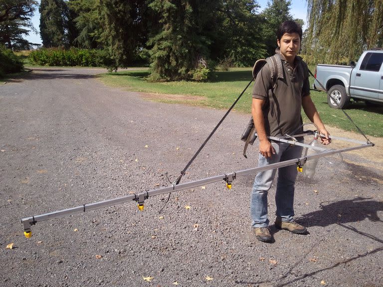 Primeros equipos fabricados en aluminio y con estructura de mochila realizada por un tapicero