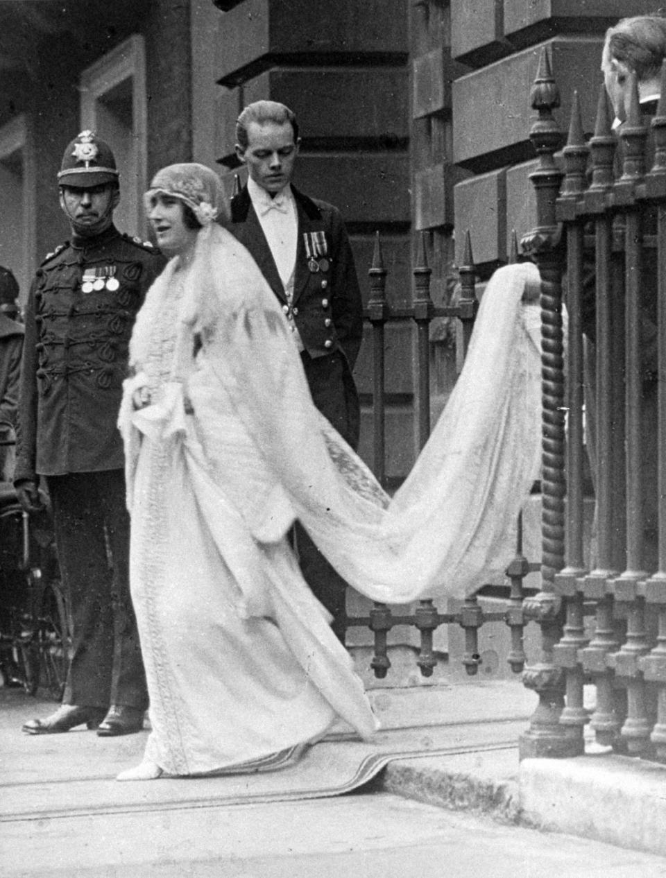 Lady Elizabeth Bowes-Lyon, 1923