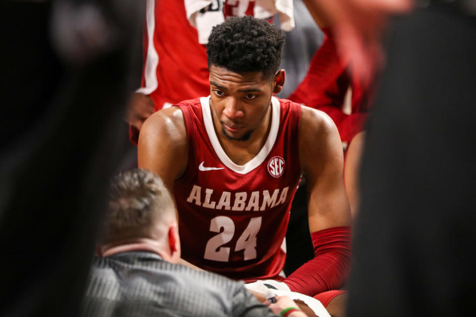 COLUMBIA, SC - FEBRUARY 22: Brandon Miller (24) listens to Head Coach Nate Oats of the Alabama Crimson Tide during a time out during a basketball game against the South Carolina Gamecocks on February 22, 2023 at Colonial Life Arena in Columbia, SC. (Photo by David Jensen/Icon Sportswire via Getty Images)