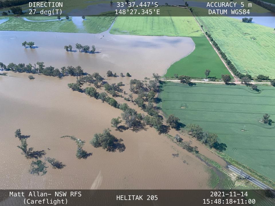 Floodwaters seen in the NSW town of Forbes, Sunday, November 14, 2021. Source: AAP Image/Supplied by NSW SES