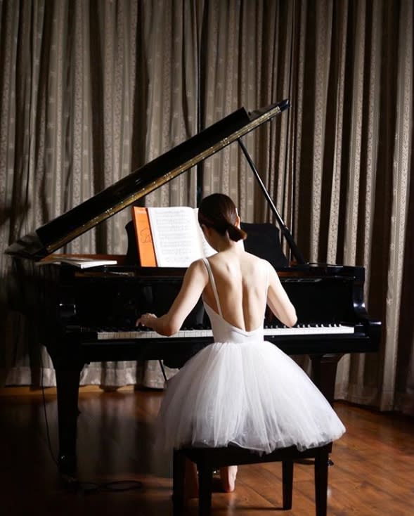 大馬鋼琴家李元玲熱愛健身，才貌兼備的她被封為「鋼琴女神」。（圖／翻攝自李元玲IG）