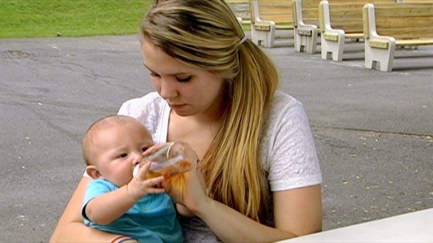 kailyn feeding isaac