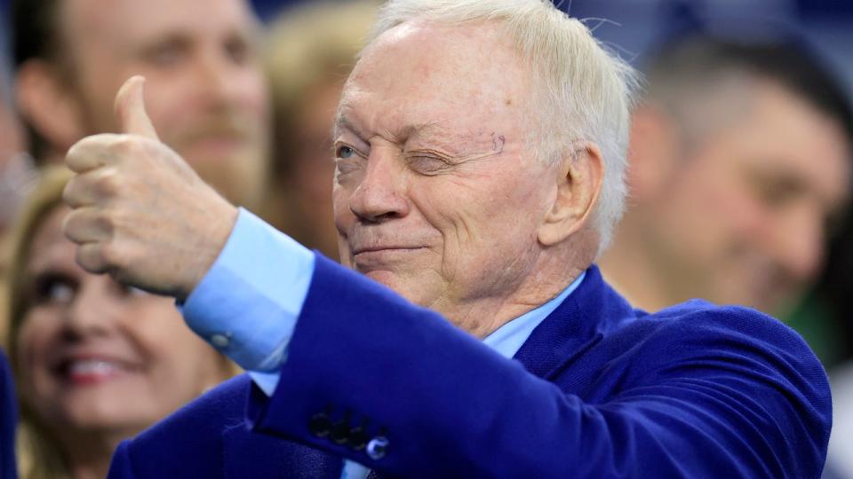 <div>ARLINGTON, TEXAS - NOVEMBER 12: Dallas Cowboys owner Jerry Jones waves to fans during the game against the New York Giants at AT&T Stadium on November 12, 2023 in Arlington, Texas. (Photo by Ron Jenkins/Getty Images)</div>