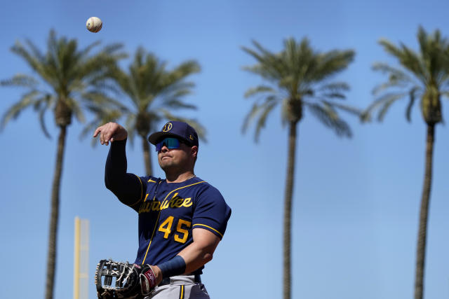 What should the Padres expect from Luke Voit?