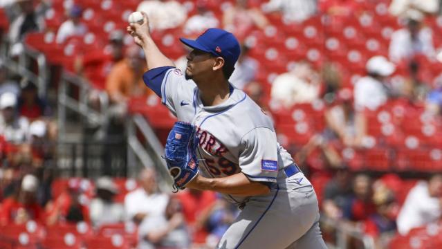 Mets starting pitchers pick uniform before each game