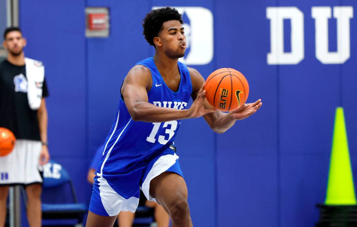 Duke’s Sean Stewart (13) passes the ball during the basketball team’s workout at the K Center practice courts in Durham, N.C., Wednesday, July 12, 2023. Ethan Hyman/ehyman@newsobserver.com