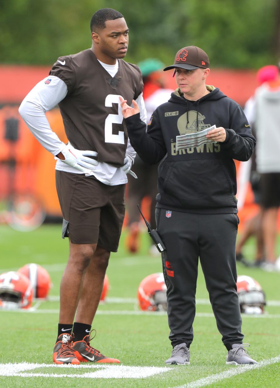 Cleveland Browns' Amari Cooper talks with assistant receivers coach Callie Brownson during minicamp on Tuesday, June 14, 2022 in Berea.