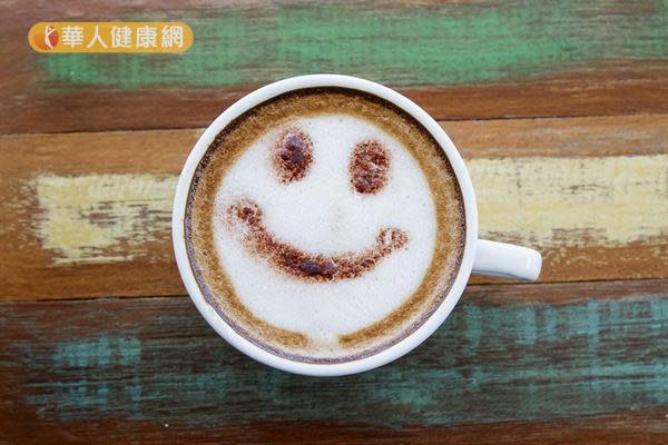 只要控制每日咖啡因攝取量在300毫克以內，女性生理期也能快樂喝咖啡。
