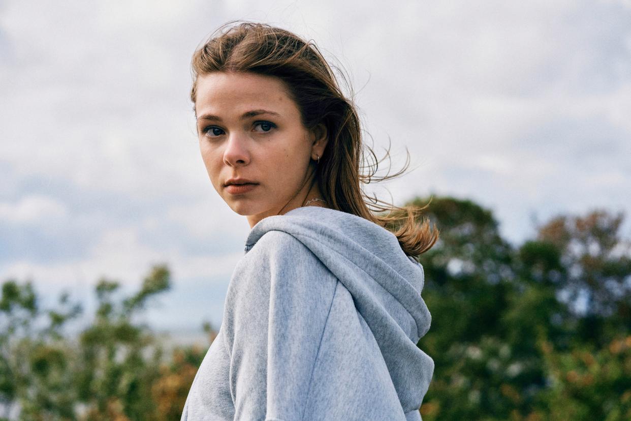 Alexandra Tyrefors es una actriz sueca que debuta en 'Una familia normal' dejando huella. (Nikolaj Thaning Rentzmann / Courtesy of Netflix © 2023)