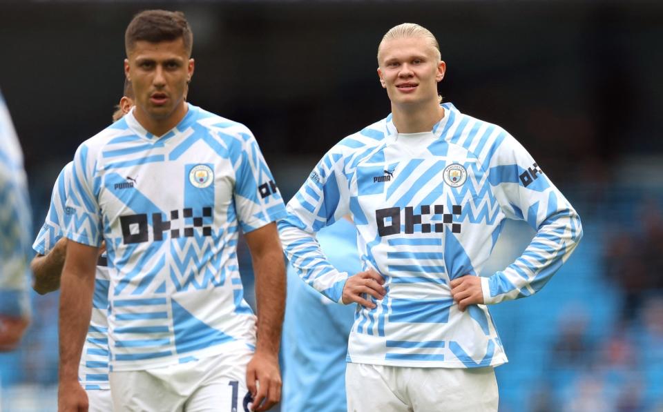   Manchester City's Rodri and Erling Braut Haaland during the warm up before the match - Action Images via Reuters/Molly Darlington