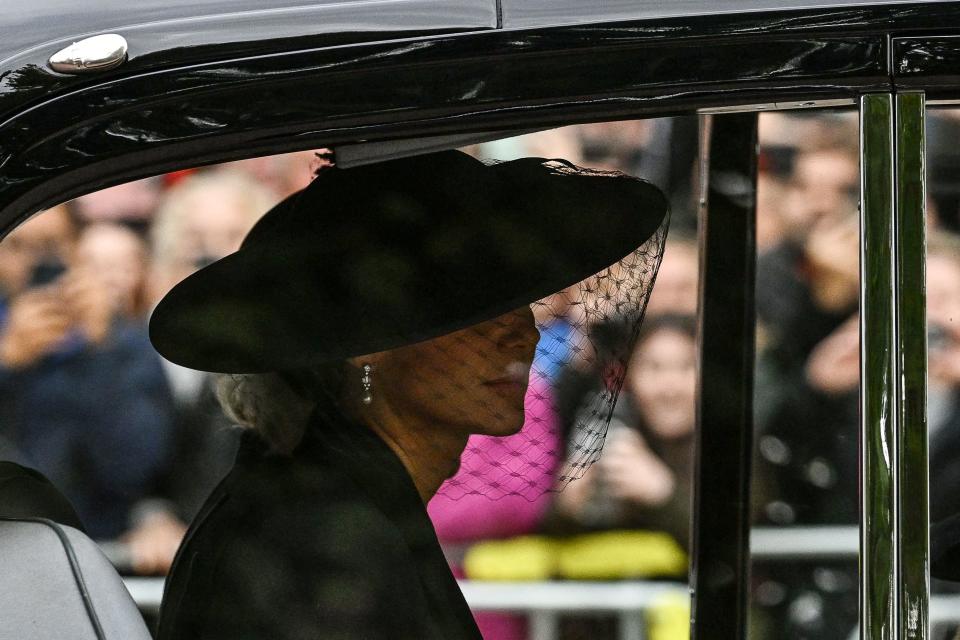 <p>Britain's Catherine, Princess of Wales travels down The Mall in London on Sept. 19, 2022, ahead of the State Funeral Service of Britain's Queen Elizabeth II. Leaders from around the world attended the state funeral of Queen Elizabeth II. The country's longest-serving monarch, who died aged 96 after 70 years on the throne, was honoured with a state funeral on Monday morning at Westminster Abbey. (Photo by Sebastien Bozon/AFP via Getty Images)</p> 