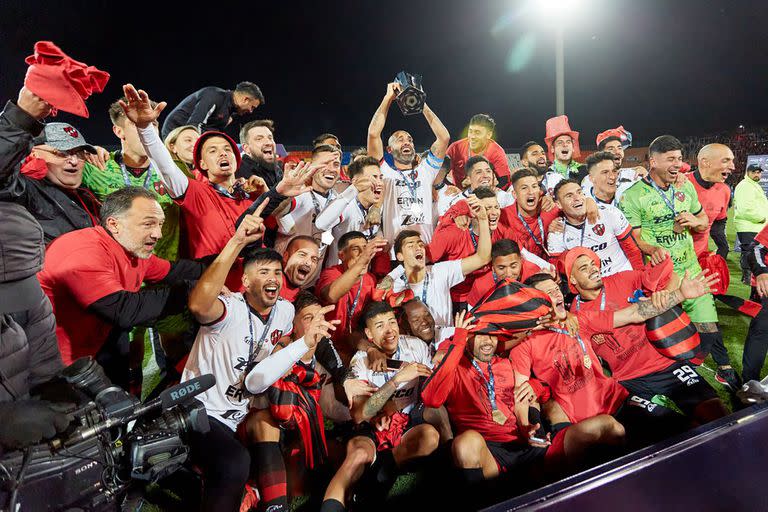 Patronato se llevó la última edición de la Copa Argentina; buscará defender el título desde la Primera Nacional, tras su descenso