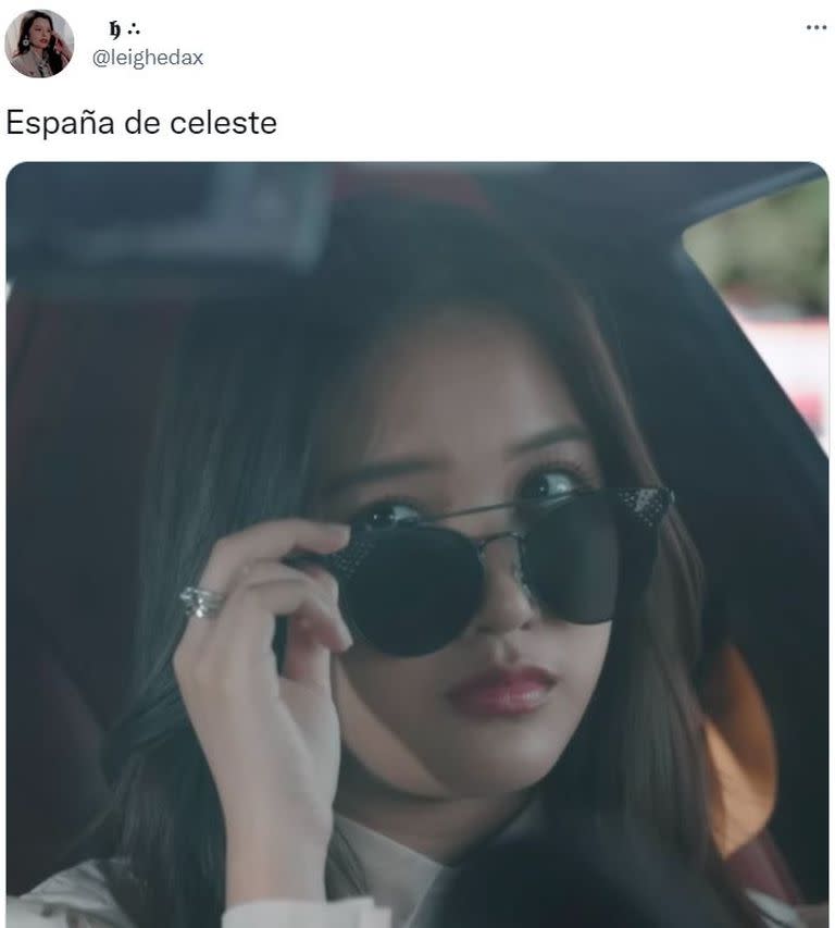 Los memes de la vestimenta celeste de España ante Marruecos