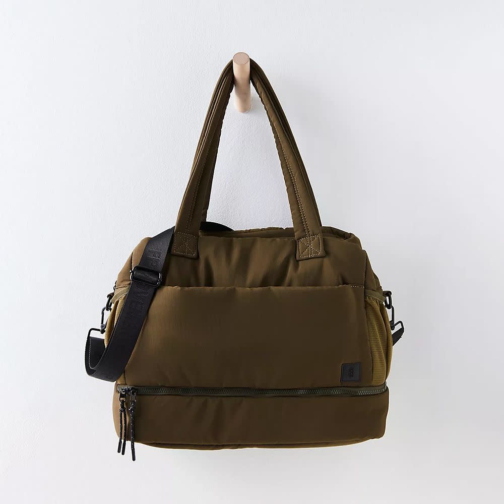 <p><a href="https://go.redirectingat.com?id=74968X1596630&url=https%3A%2F%2Fwww.freepeople.com%2Fshop%2Fmvp-duffle-bag%2F%3Fcategory%3Dweekender-bags%26color%3D236%26_gl%3D1%252A1ca7647%252A_up%252AMQ..%26gclid%3DCj0KCQjwztOwBhD7ARIsAPDKnkBJ2BlnGkqJsDZmXlKmYlxtlYJnkD6m359h8lp78FnSEqQ_ft4v-xUaAjRsEALw_wcB%26gclsrc%3Daw.ds%26type%3DREGULAR%26size%3DOne%2BSize%26quantity%3D1&sref=https%3A%2F%2Fwww.elle.com%2Ffashion%2Fshopping%2Fg60471079%2Fbest-weekender-bags-for-women%2F" rel="nofollow noopener" target="_blank" data-ylk="slk:Shop Now;elm:context_link;itc:0;sec:content-canvas" class="link rapid-noclick-resp">Shop Now</a></p><p>MVP Duffle Bag</p><p>$128.00</p>