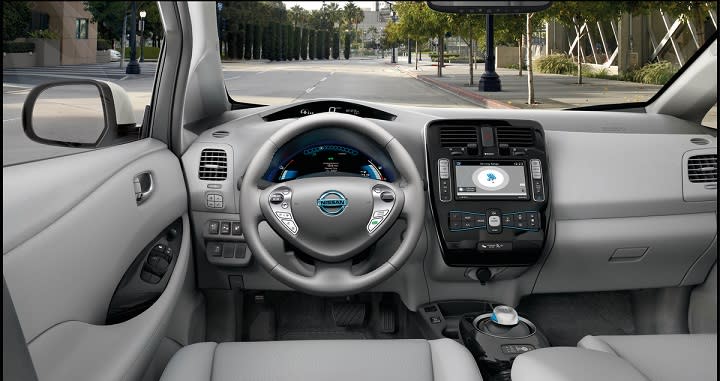 2017 Nissan Leaf interior photo