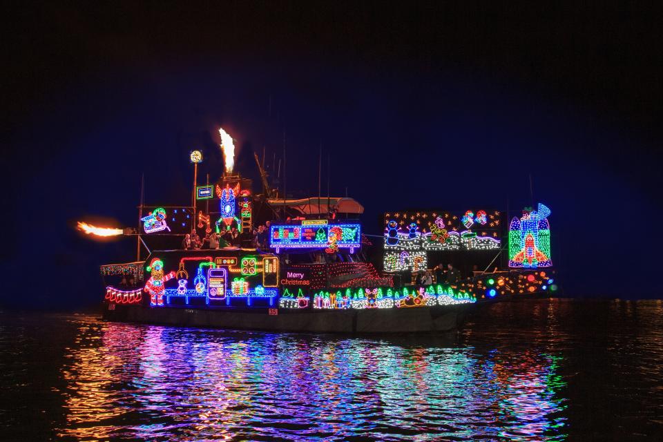 El Navegante: Bleu Cotton Photography/Newport Beach Boat Parade