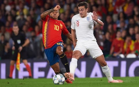 Harry Winks closes down Thiago Alcantara - Credit: getty images