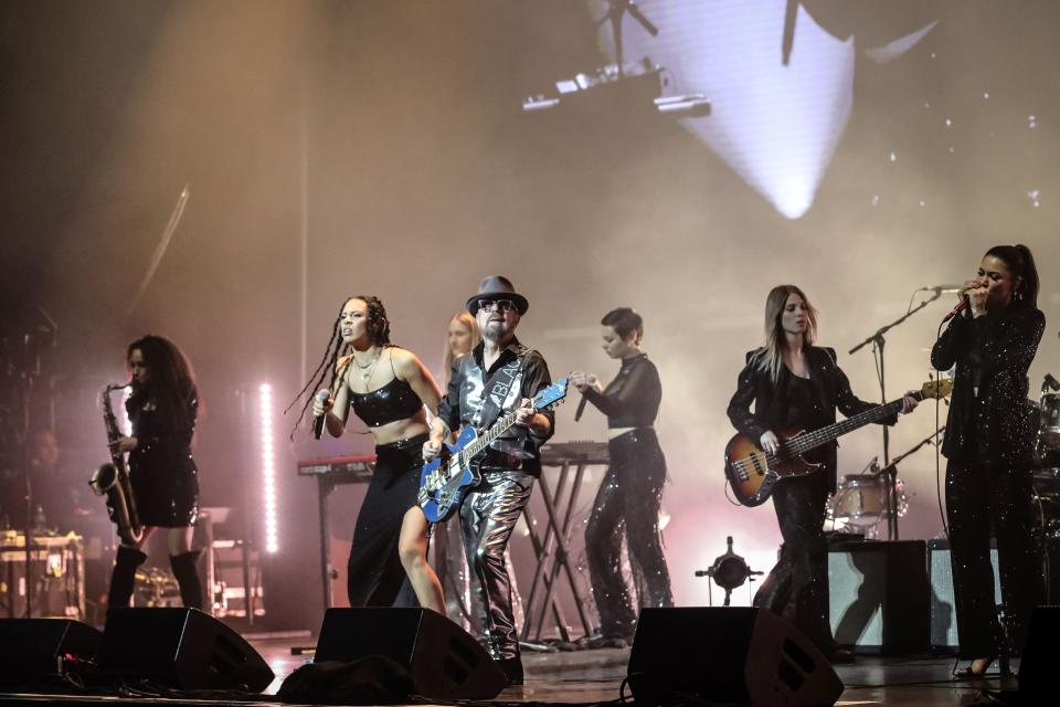 Dave Stewart and his all-woman band will play Eurythmics hits at PPG Paints Arena.