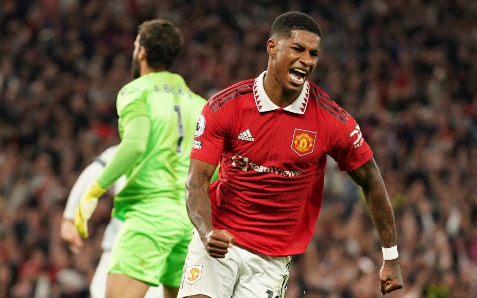 Marcus Rashford celebra un gol ante Liverpool - AP/Dave Thompson