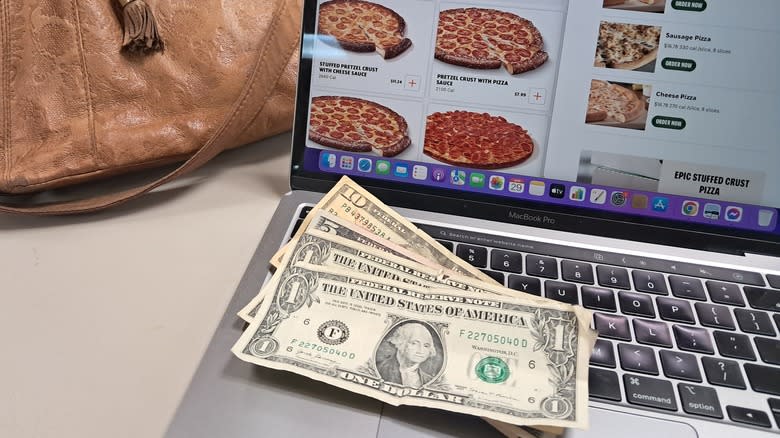 pizza store websites and cash