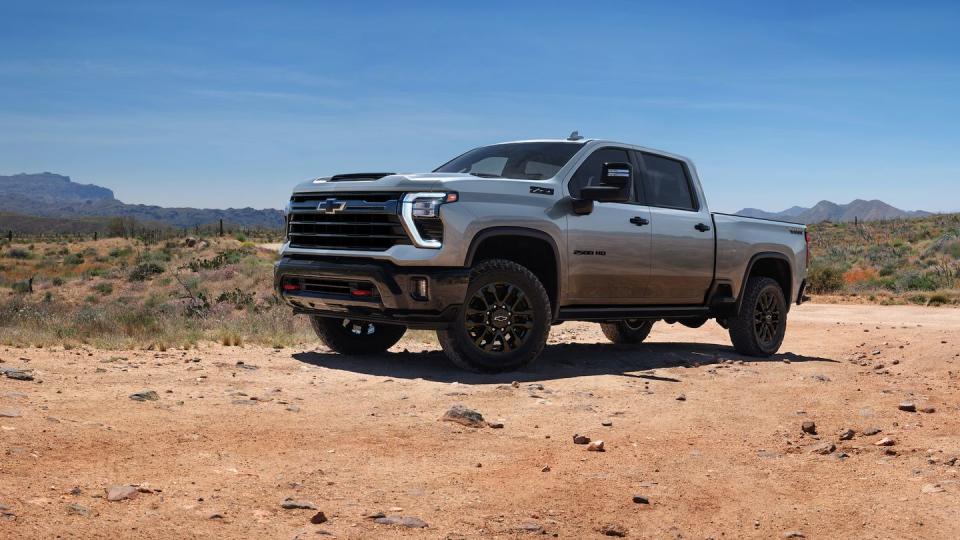 2025 chevy silverado hd trail boss