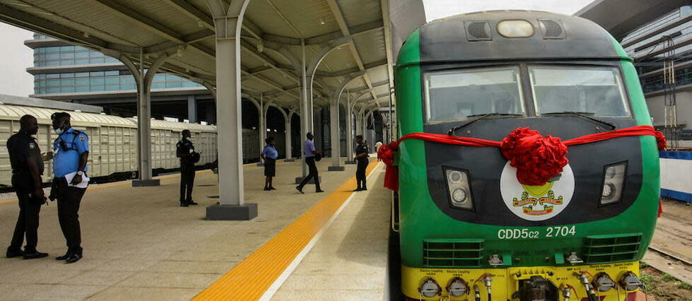 Sur le continent africain, le transport ferroviaire souffre d’un réseau pas à la hauteur des besoins des populations. Ici, un train du Nigeria.  - Credit:OLUKAYODE JAIYEOLA / NurPhoto / NurPhoto via AFP